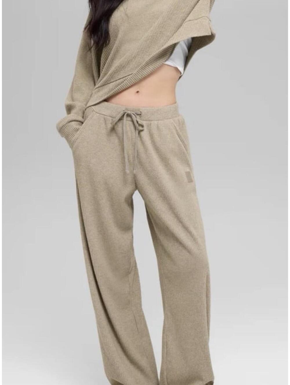 NWT Alo Muse Wide Leg Pant - Size Med - Gravel Heather